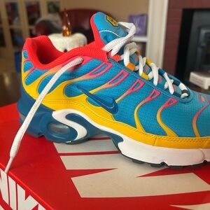 Nike Kids' Multicolor Sneakers - Blue, Red, Yellow